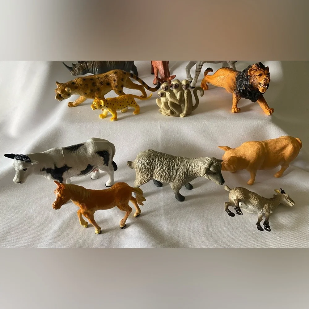 Vintage Quality Lot (16) Large Plastic Animals Including Safari, Sea, & Barnyard